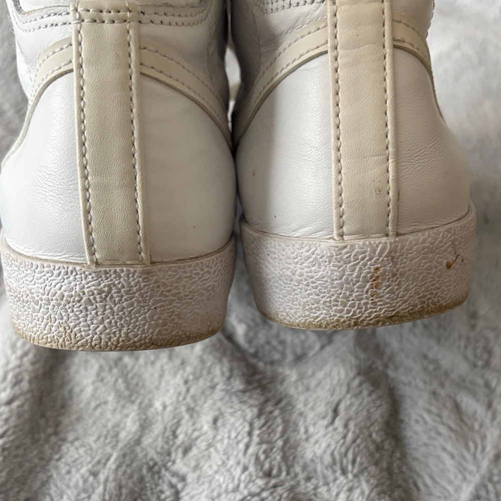 Nike Women's Blazers High-Top Sneakers in White Leather size 8.5 - Picture 9 of 10